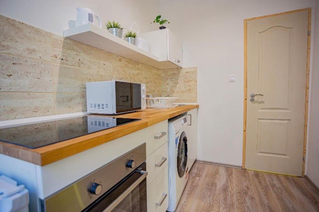 부다페스트 Cosy Flat In Akacfa Str., Aya 아파트 외부 사진