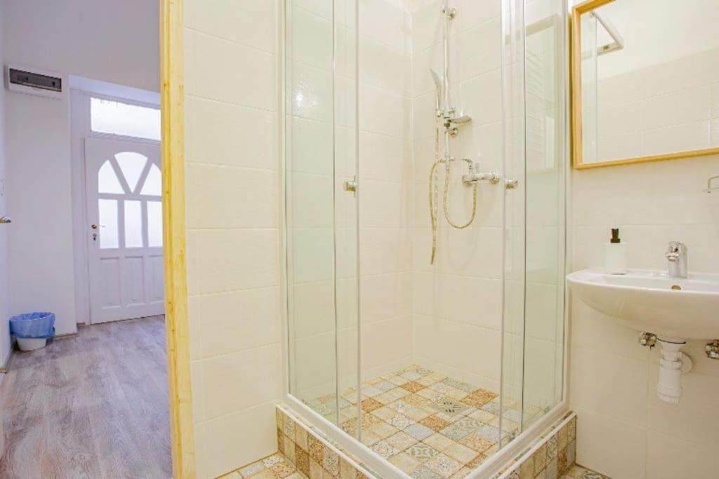 부다페스트 Cosy Flat In Akacfa Str., Aya 아파트 외부 사진